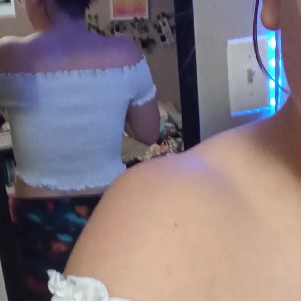Top - Picture 2 of 2